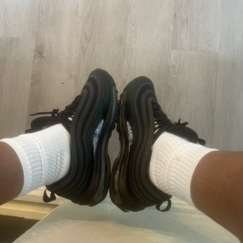Distortedkicks - They wanted $40 dollar for these shoes they're in mint they let me pay $20 - Sports Wear Near Me - Buffalo, New York