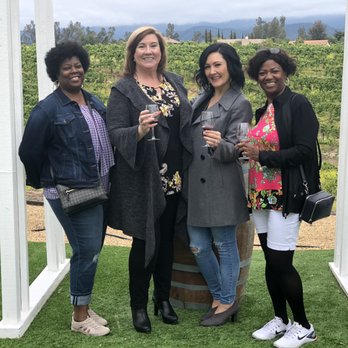 Grapeline Wine Tours - Some new friends - Wine Tours Near Me - Temecula, California Grapeline Wine Tours - Some new friends - Wine Tours Near Me - Temecula, California