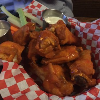 Highland Tavern - Buffalo Wings - Bars Near Me - Denver, Colorado Highland Tavern - Buffalo Wings - Bars Near Me - Denver, Colorado