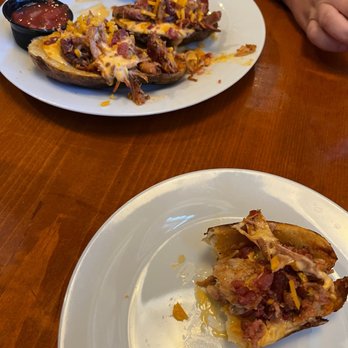 Dillon's Grill - Pig Skins - American Near Me - Prineville, Oregon