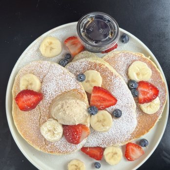 Everyday Eatery - Lemon Ricotta Hotcakes - Cafes Near Me - Irvine, California