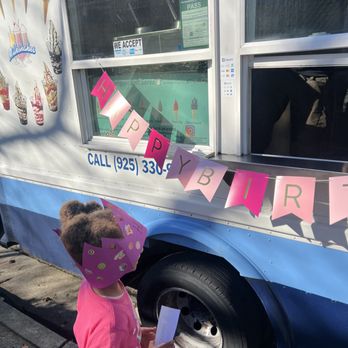 Penguin Soft Serve - Food Trucks Near Me Penguin Soft Serve - Food Trucks Near Me