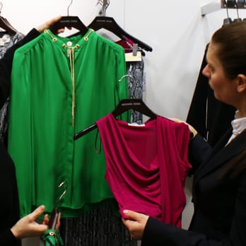 My Personal Shopper - Beim Personal Shopping wird viel probiert und der Kunde/die Kundin lernt was ihm steht, worauf man achten muss, was NoGos sind - Personal Shopping Near Me - Berlin, BE