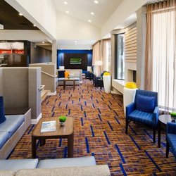 Courtyard by Marriott St. Louis Westport Plaza