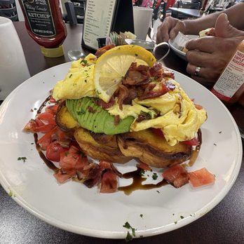 R+Q Kitchen - Avacado toast - Breakfast & Brunch Near Me - Fillmore, California R+Q Kitchen - Avacado toast - Breakfast & Brunch Near Me - Fillmore, California