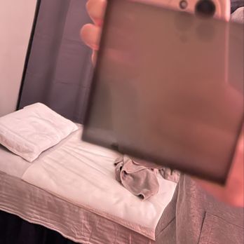 Yonghang Spa - I took a photo and it reflects and based on what I read online it can be a hidden camera - Massage Near Me - Brooklyn, New York Yonghang Spa - I took a photo and it reflects and based on what I read online it can be a hidden camera - Massage Near Me - Brooklyn, New York