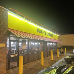 Waffle House - Entrance