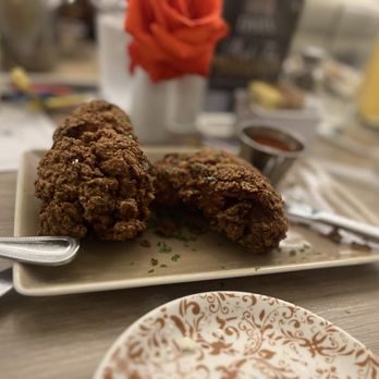 Dawn AM Eatery - Southern Plate- Fried Chicken with Two Sides - Southern Near Me - Chicago, Illinois Dawn AM Eatery - Southern Plate- Fried Chicken with Two Sides - Southern Near Me - Chicago, Illinois