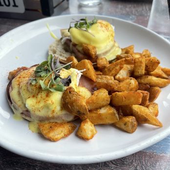 Blueberry's Grill - Eggs Benedict with Home Fries - Breakfast & Brunch Near Me - Myrtle Beach, South Carolina Blueberry's Grill - Eggs Benedict with Home Fries - Breakfast & Brunch Near Me - Myrtle Beach, South Carolina