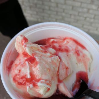 Original Frozen Custard - Small strawberry sundae - Ice Cream & Frozen Yogurt Near Me - Lafayette, Indiana