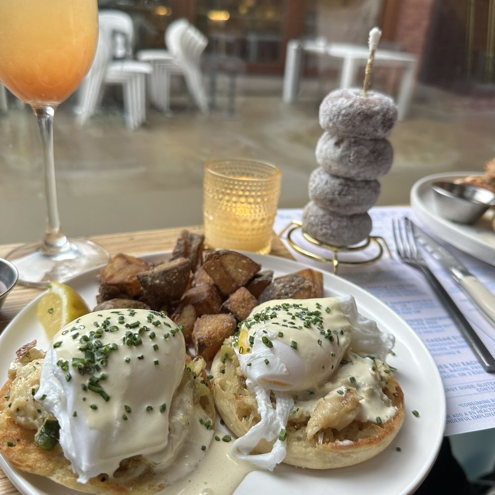 The Love Shack - Crab eggs benedict - Cocktail Bars Near Me - Portland, Oregon The Love Shack - Crab eggs benedict - Cocktail Bars Near Me - Portland, Oregon