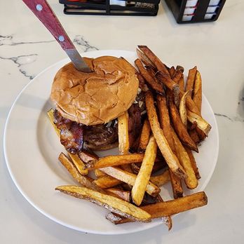 Rachel's cafe - Fig and onion burger - Breakfast & Brunch Near Me - Wakefield, Rhode Island