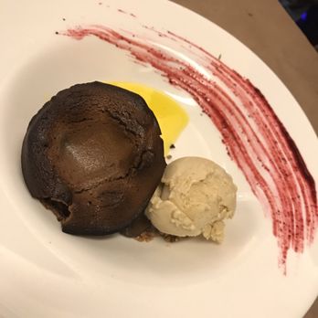 La Azotea - Chocolate soufflé with vanilla ice cream - Tapas Bars Near Me - Seville, SE