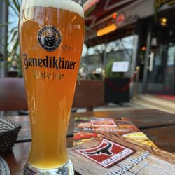 Steakhouse Holzfäller - ... erstmal die Stimmbänder kühlen ...