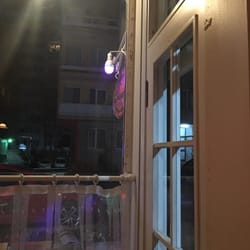 Trattoria Serenzo - Cozy İtalian in Gayrettepe, italian chef and Turkish wife operating the kitchen... Lazania, carpaccio, carnes are the best...
