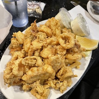 The Causeway Restaurant - Peter's platter HUGE!!! - Seafood Near Me - Gloucester, Massachusetts