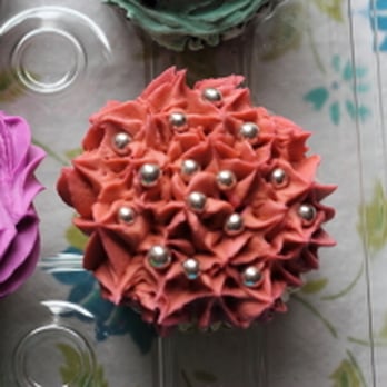 Cakewalk Chicago - There were plenty of dragees to decorate with during class. - Cooking Schools Near Me - Chicago, Illinois