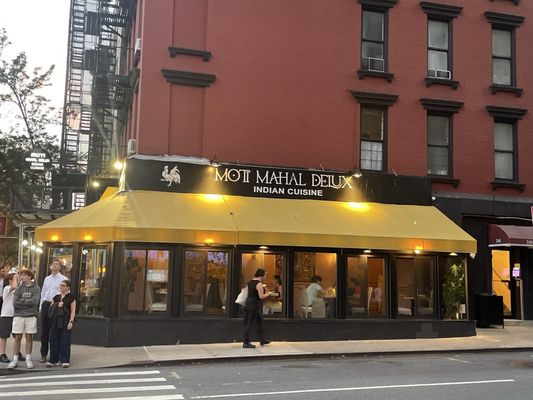 Moti Mahal Delux by null