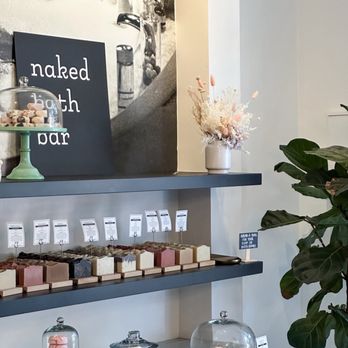 Florra - Inside @lesminaddio - Perfume Near Me - Campbell, California Florra - Inside @lesminaddio - Perfume Near Me - Campbell, California