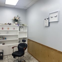 Lee Spa Nails - Eye brow/waxing area