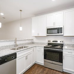 The View at Paris Mountain Apartments - Kitchen 2