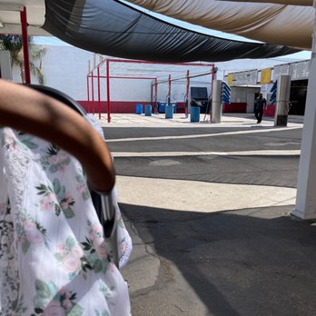 Loreno Hand Wash - Car Wash Near Me - North Hollywood, California