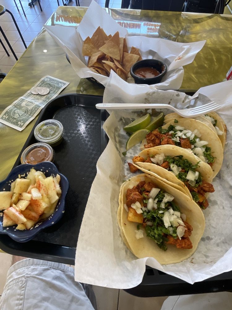 Mi Casita Restaurant & Bakery