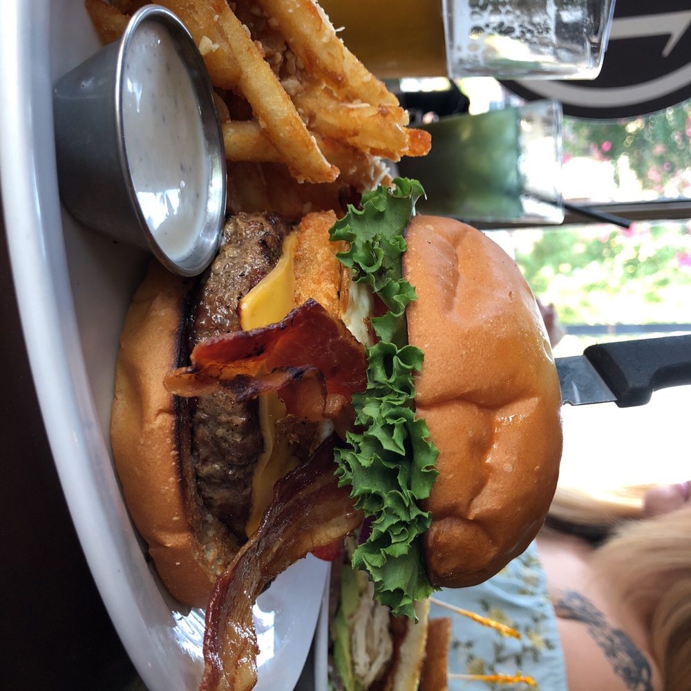 Bar 101 Eats & Drinks - Sports Bars Near Me - Roseville, California