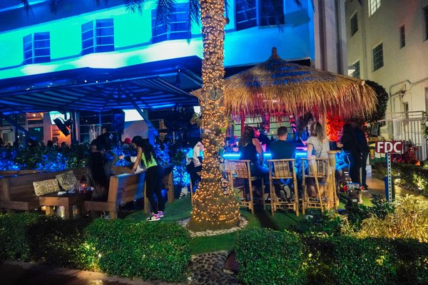 Wilde on the Porch by null