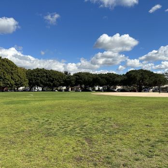 Veteran's Memorial Park - Parks Near Me - Culver City, California