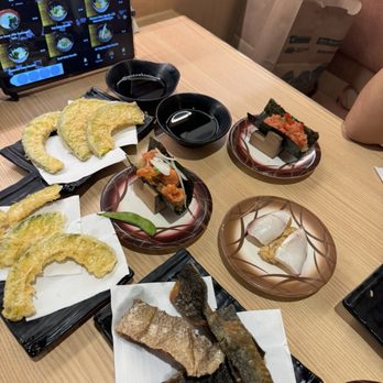 Waka Sakura Sushi Restaurant - Sushi Bars Near Me - Kapolei, Hawaii