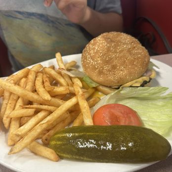 Mil’s Diner - Diners Near Me - Milpitas, California