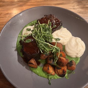 Watershed Kitchen & Bar - Braised short rib - Cocktail Bars Near Me - Columbus, Ohio Watershed Kitchen & Bar - Braised short rib - Cocktail Bars Near Me - Columbus, Ohio