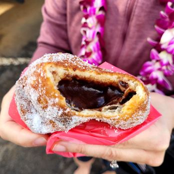 Leonard's Bakery Malasadamobile - Chocolate Malasada. - Food Trucks Near Me - Honolulu, Hawaii Leonard's Bakery Malasadamobile - Chocolate Malasada. - Food Trucks Near Me - Honolulu, Hawaii