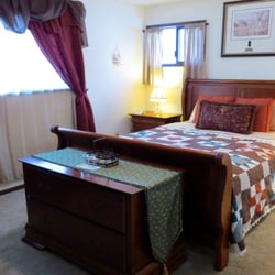 Riverwood at Lake Roosevelt - The Tamarack room has the best view, a queen bed and a fabulous bathroom across the hallway.
