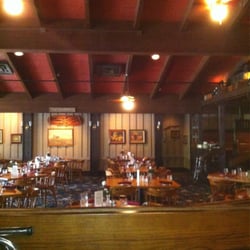 Triangle Park - Nicely laid out dinning area throughout the establishment.