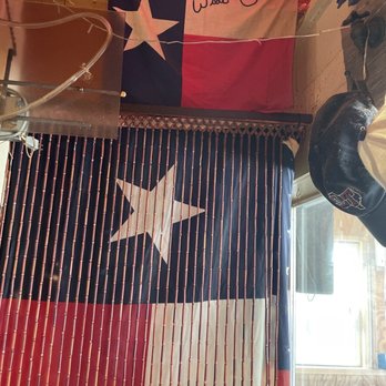 Lee's Almost by the Lake - TEXAS & WILLIE - New American Near Me - Spicewood, Texas Lee's Almost by the Lake - TEXAS & WILLIE - New American Near Me - Spicewood, Texas