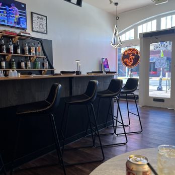 Brasas - Small dining room - Peruvian Near Me - St. Louis, Missouri