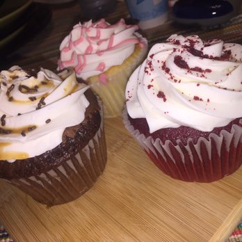 Artistry On Cakes - Pretty looking cupcakes - Bakeries Near Me - Belleville, Illinois Artistry On Cakes - Pretty looking cupcakes - Bakeries Near Me - Belleville, Illinois