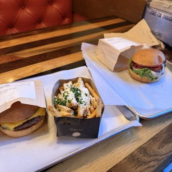Black Label Burgers - Burgers Near Me - Westbury, New York