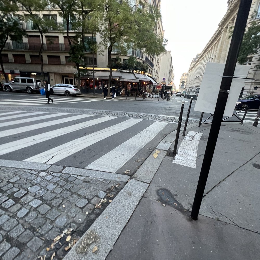 Le Poincaré - Outside - French Near Me - Paris, 75