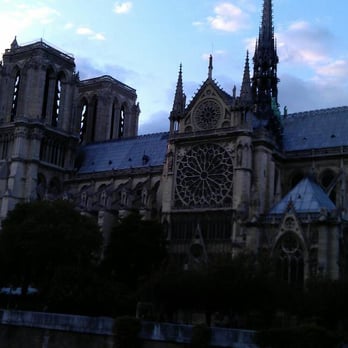 La Bouteille d'Or - View of Notre Dame from across the street - French Near Me - Paris, 75