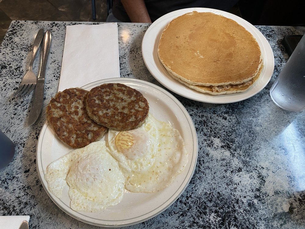 Ellie May’s Diner Logo