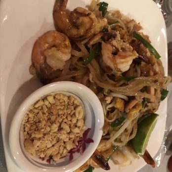 SriPraPhai Thai Restaurant - Pad Thai - Thai Near Me - Woodside, New York