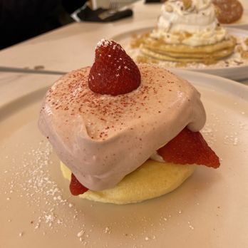 Flipper's - strawberry soufflé pancake - Pancakes Near Me - West Hollywood, California Flipper's - strawberry soufflé pancake - Pancakes Near Me - West Hollywood, California