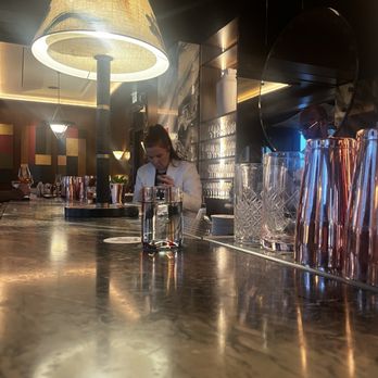 Tre Dita - Bar vibe - Italian Near Me - Chicago, Illinois