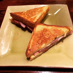 Monte Cristo sandwich.