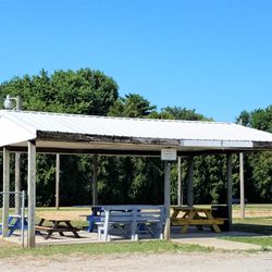 Burdell Salomon Sports Complex - Shelter and tables
