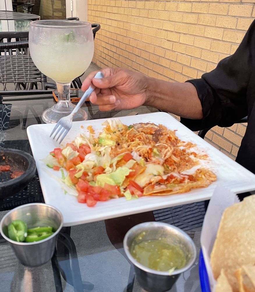 El Mariachi Mexican Restaurant & Cantina