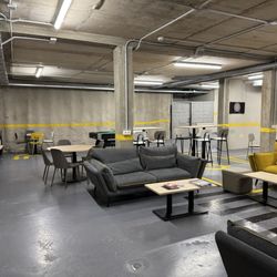 Hostelfly - Aufenthaltsraum im Keller
